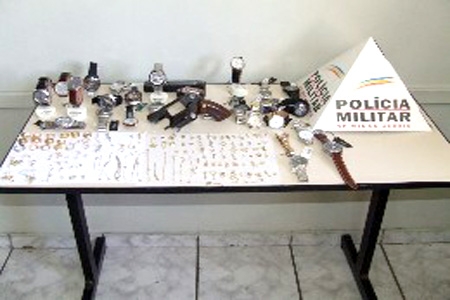 Polícia prende em Contagem dupla que assaltou joalheria de um shopping de BH