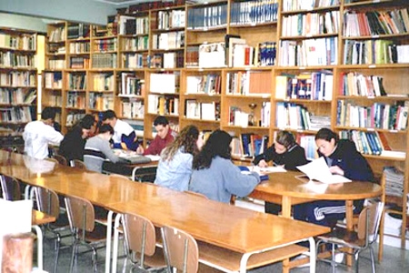 Cerca de 7 mil escolas de Minas Gerais ainda não possuem biblioteca