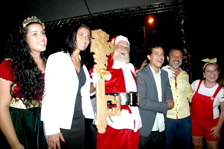 Decoração de Natal é inaugurada em Contagem