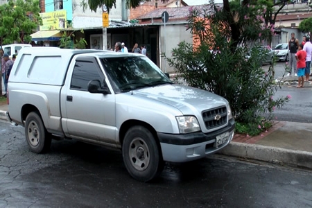 PM recupera camionete tomada de assalto em Contagem