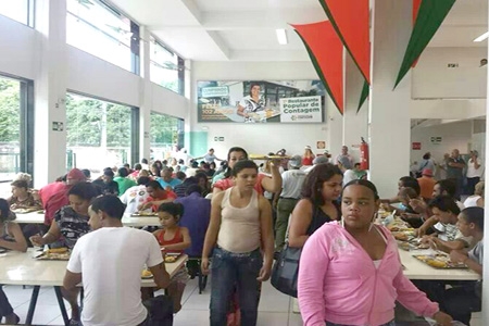 Restaurante Popular de Contagem realiza o 1º almoço solidário de Natal