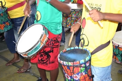 Projeto Educação pelo Tambor promove ações culturais em Contagem