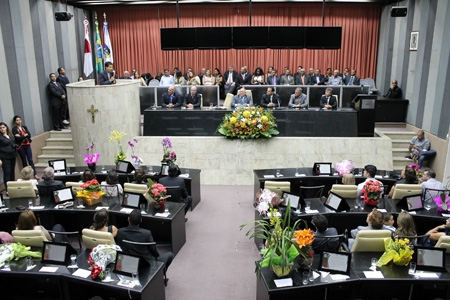 Câmara Municipal de Contagem faz homenagem para as mulheres Contagenses