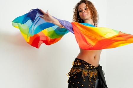 Studio Telles de Dança vai promover aula gratuita de dança do ventre em Contagem