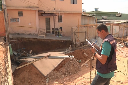 Muro cai e mata operário em obra no bairro Eldorado