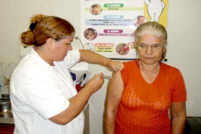 Saúde - Campanha Nacional de Vacinação do Idoso.