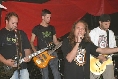 Dia Mundial do Rock no Berimbau Circo Bar.