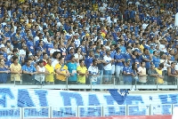 Cruzeiro vence Cricima de virada e mantm liderana isolada