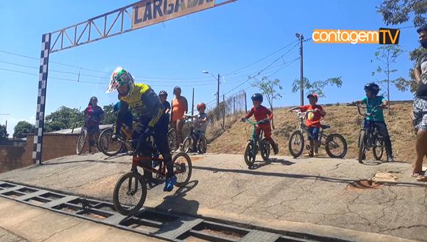 Atletas do bicicross retomam os treinamentos no Parque Fernão Dias