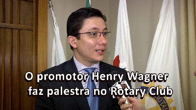 O promotor Henry Wagner faz palestra no Rotary Club