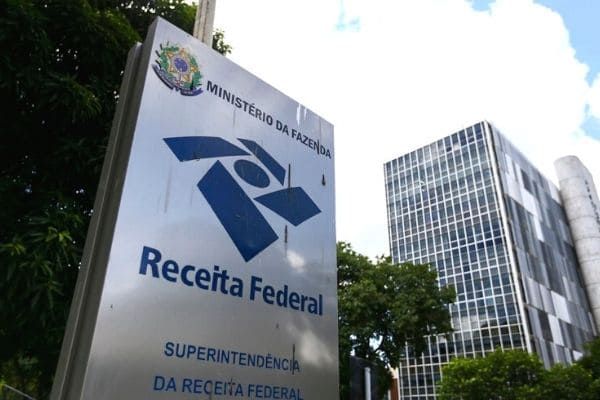 Prazo para entregar declaração do IRPF começa nesta segunda-feira