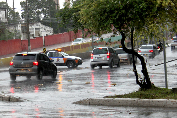 Chuva forte interdita Trincheira do Itaú