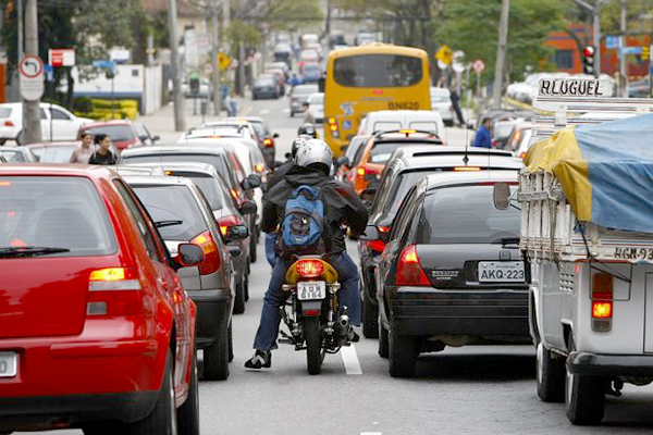 Prazo para pagar taxa de licenciamento de veículos vence nesta segunda-feira
