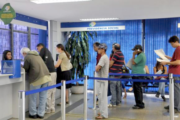 INSS começa a pagar benefícios atrasados a mais de 81 mil pessoas