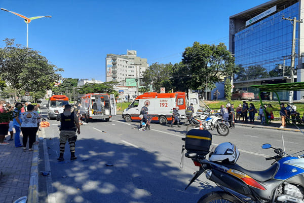 Atropelamento deixa dois feridos graves em Contagem