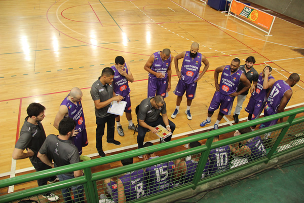 Contagem Towers enfrenta o Joinvile em casa