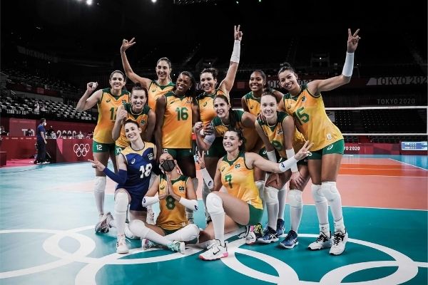 Vôlei: Brasil vence Quênia e pega o Comitê Russo nas quartas em Tóquio