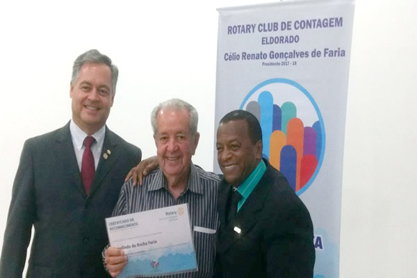 Rotary Club homenageia companheiros