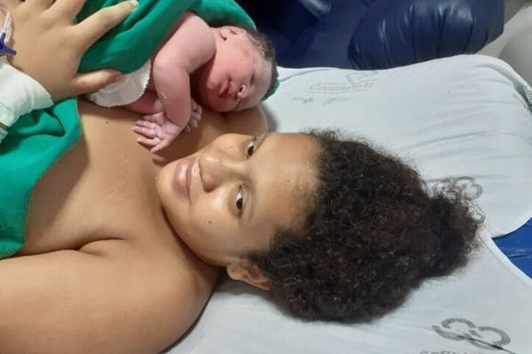 Helloisa é o primeiro bebê a nascer em Contagem em 2020