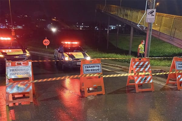 Túnel sob a BR 040 em Contagem fica interditado