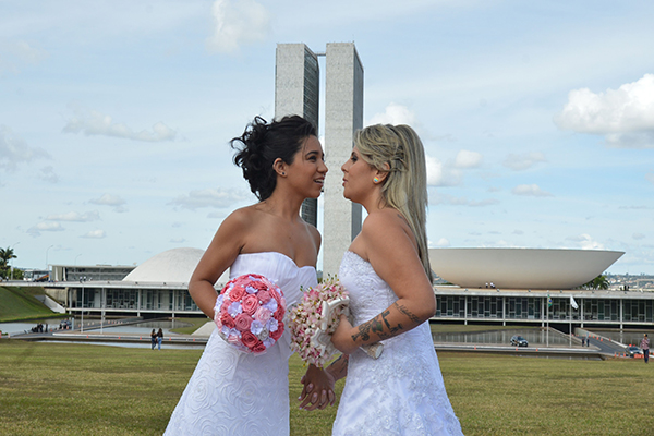 CCJ aprova projeto que reconhece união estável entre pessoas do mesmo sexo