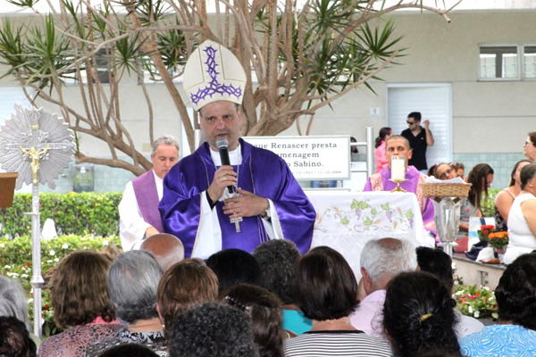 Dom Otacílio celebra Missa de Finados