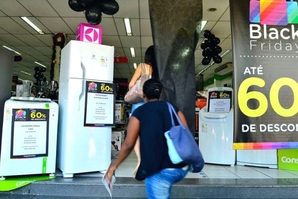 Vendas do comércio sobem 6,1% no fim de semana da Black Friday