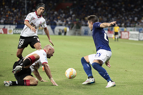 Cruzeiro empata com Huracán na 2ª rodada da Copa Libertadores