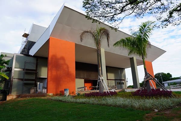 Betim inaugura o teatro municipal para fomento da cultura