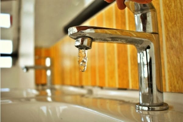 Copasa suspende o abastecimento em 12 bairros de Contagem