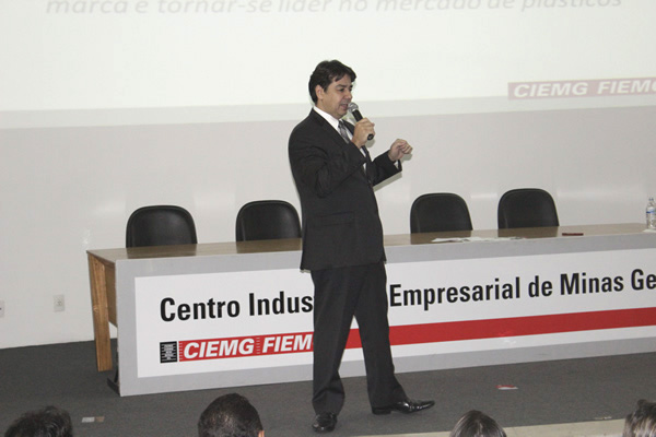 Inteligência comercial foi tema de palestra no Ciemg