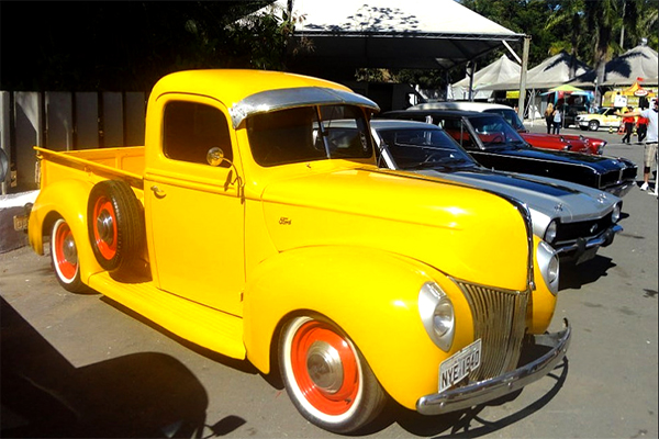 Encontro de carros antigos é atração de domingo na Pampulha