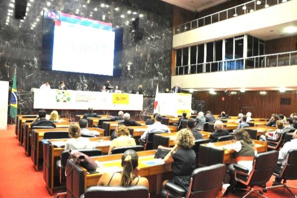 Alta taxa de juros,  carga tributária e inflação são debatidos na ALMG