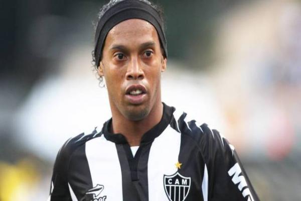 Jogadores de futebol se reúnem em Mariana em jogo benificente