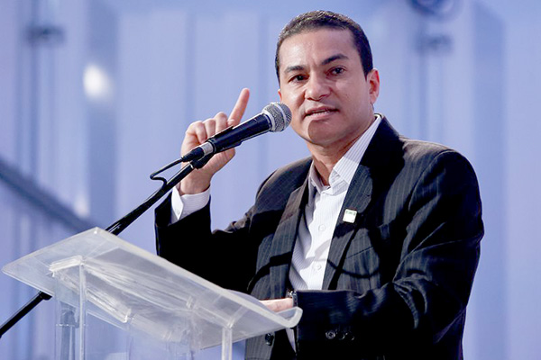 Publicada exoneração do ministro da Indústria