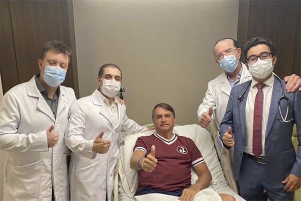 Após dois dias internado, presidente tem alta, em São Paulo