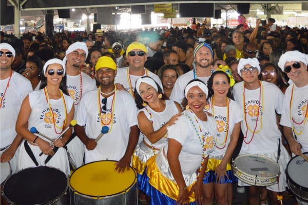 Blocos de Carnaval fazem ensaios abertos em feira de BH