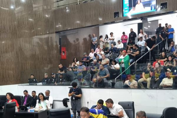 Contagem debate o fim da escala 6x1 e a criação de jornada justa