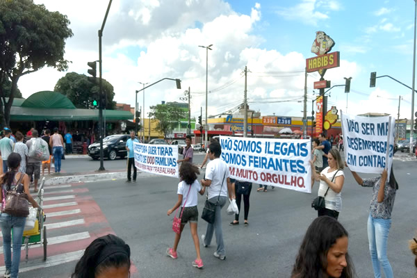 Feirantes protestam e pedem mais diálogo