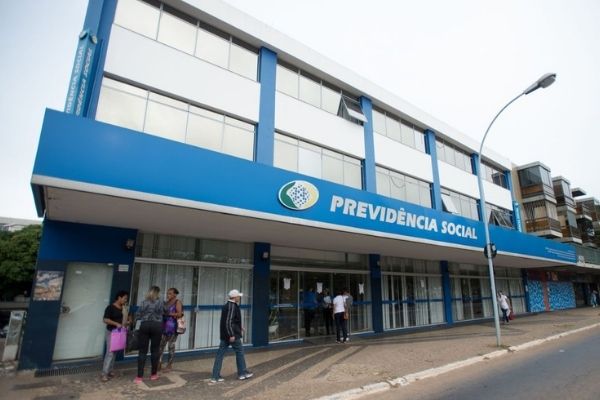 INSS realiza prova de vida domiciliar