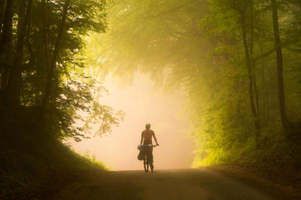 Pedalar pode ajudar na saúde mental, além da saúde física