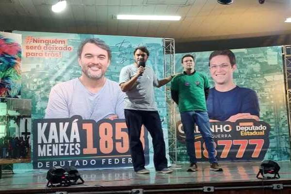 Candidatos Kaká e Cadinho inauguram comitê em Contagem