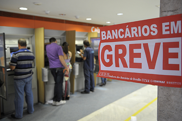Bancários e Fenaban voltam a negociar