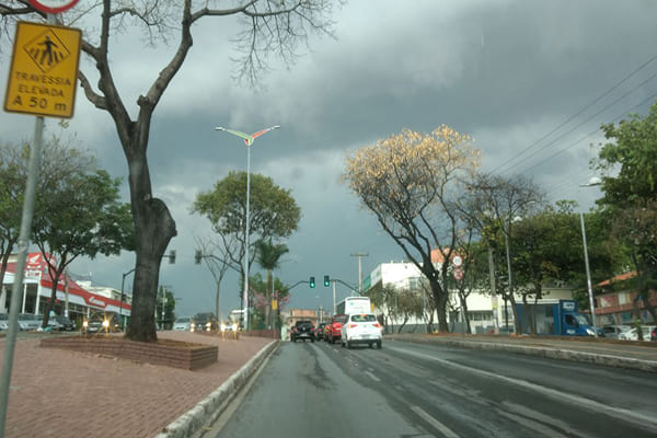 Previsão é de céu nublado em Contagem na terça-feira
