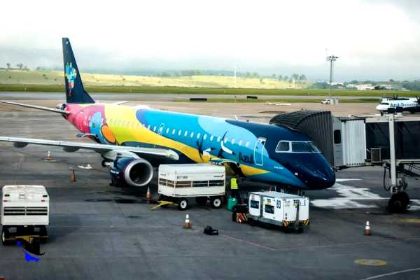 Aeroportos no Brasil serão adaptados para autistas e neurodivergentes