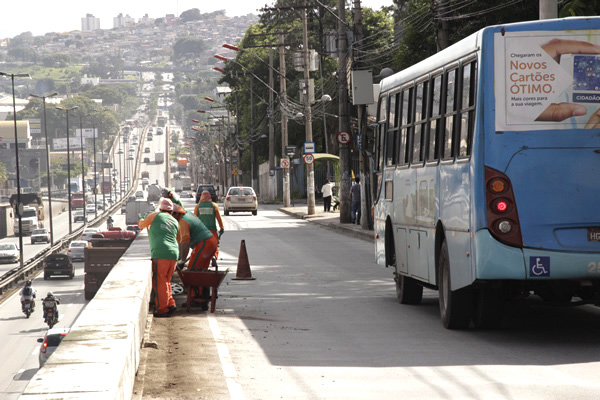 Garis se arriscam na Eugênio Pacelli em Contagem