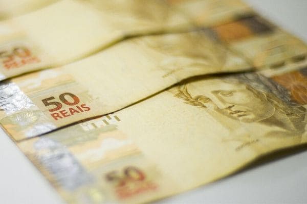 Limite de juros para cheque especial começa a valer