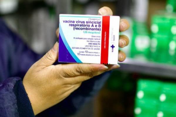 Contagem inicia imunização contra bronquiolite em bebês e crianças de risco