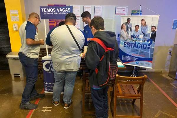 CIEE/MG abre 1.500 vagas de estágio e aprendizagem já no início de 2026