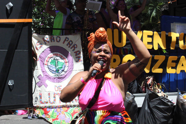“Juventude Bronzeada” arrasta milhares de foliões em BH